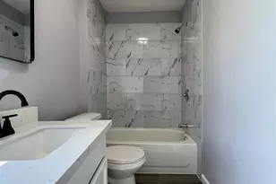 8718 Chipping Ln, Houston, TX 77088 - Photo 17