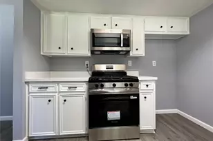 8718 Chipping Ln, Houston, TX 77088 - Photo 11