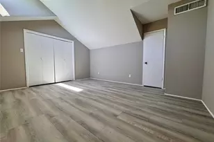 10811 Richmond Ave, Houston, TX 77042 - Photo 9