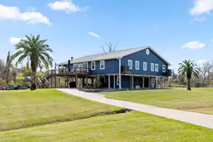 890 Exotic Isle Dr, Matagorda, TX 77457 - Photo 3