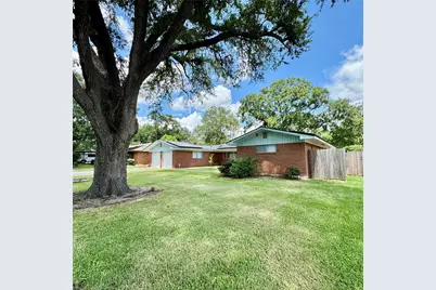 1701 Gillette Street, Baytown, TX 77520 - Photo 1