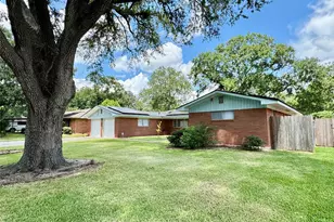 1701 Gillette St, Baytown, TX 77520 - Photo 1