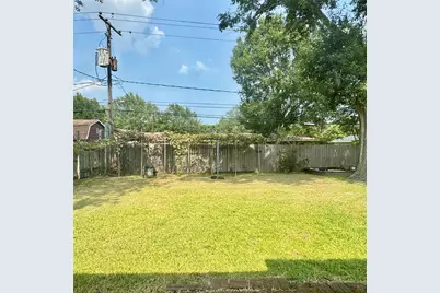 1701 Gillette Street, Baytown, TX 77520 - Photo 21