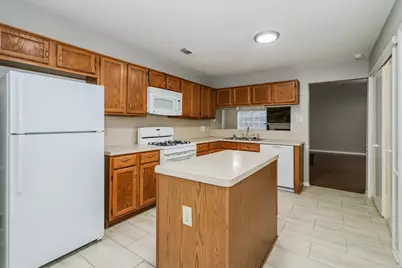 9423 Bayou Bluff Drive, Spring, TX 77379 - Photo 7