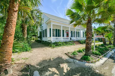 1309 Broadway Street, Galveston, TX 77550 - Photo 1