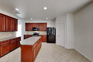 15818 Shoreline Terrace Dr, Houston, TX 77044 - Photo 3