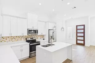 4619 Stassen St, Houston, TX 77051 - Photo 9