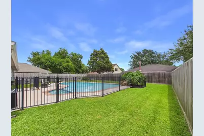 416 Meadowpoint Drive, League City, TX 77573 - Photo 37