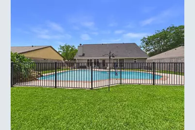 416 Meadowpoint Drive, League City, TX 77573 - Photo 39