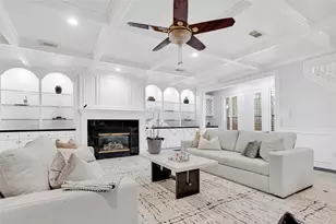 317 Avenue of Oaks St, Houston, TX 77009 - Photo 9