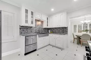317 Avenue of Oaks St, Houston, TX 77009 - Photo 19