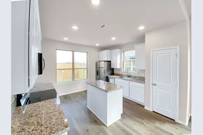 13071 Clearview Drive, Willis, TX 77318 - Photo 7