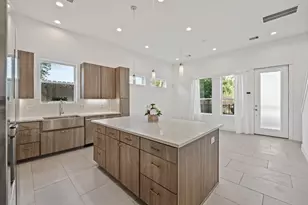 594 Janisch Rd, Houston, TX 77018 - Photo 9