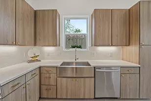 594 Janisch Rd, Houston, TX 77018 - Photo 11