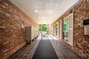 361 N Post Oak Ln, Houston, TX 77024 - Photo 25