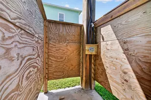 971 Meynig Dr, Crystal Beach, TX 77650 - Photo 29