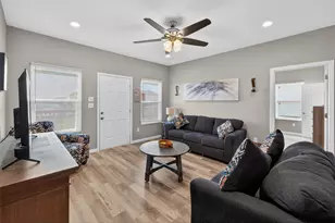 971 Meynig Dr, Crystal Beach, TX 77650 - Photo 9