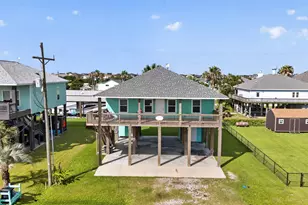 971 Meynig Dr, Crystal Beach, TX 77650 - Photo 33