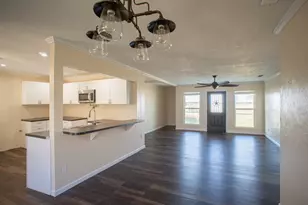 214 N Calhoun St, Groesbeck, TX 76642 - Photo 9