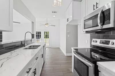 909 Stewart Street, Montgomery, TX 77316 - Photo 13