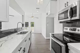 909 Stewart St, Montgomery, TX 77316 - Photo 13