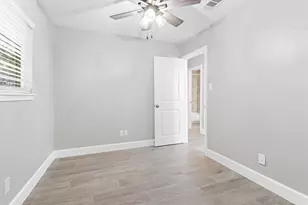 909 Stewart St, Montgomery, TX 77316 - Photo 21