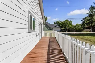 909 Stewart St, Montgomery, TX 77316 - Photo 25