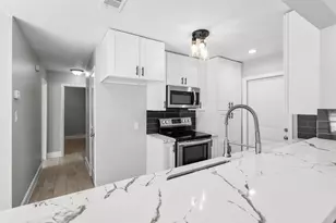 909 Stewart St, Montgomery, TX 77316 - Photo 9