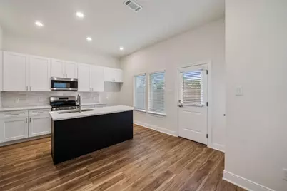 410 W Marlin Street, Willis, TX 77378 - Photo 9