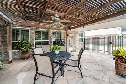 16 Twin Valley Drive, Sugar Land, TX 77479 - Photo 13