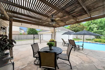 16 Twin Valley Drive, Sugar Land, TX 77479 - Photo 11