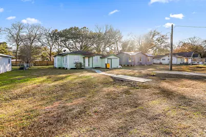 506 Trinity, Anahuac, TX 77514 - Photo 21