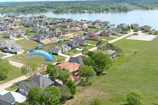 10827 Bourbon St, Willis, TX 77318 - Photo 49