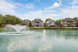 423 Brook Shore Ct, Sugar Land, TX 77478 - Photo 11