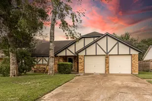 67 Sweetgum Ct, Lake Jackson, TX 77566 - Photo 1