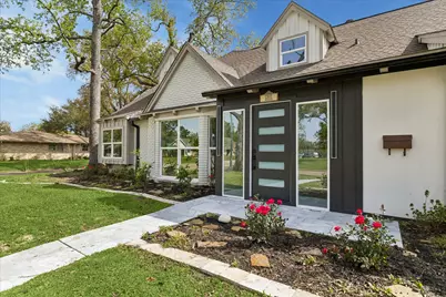 2302 Brooktree Drive, Houston, TX 77008 - Photo 11