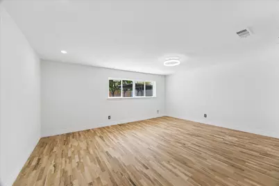 2302 Brooktree Drive, Houston, TX 77008 - Photo 5