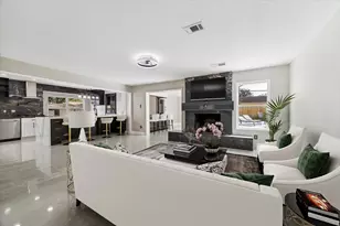 2302 Brooktree Dr, Houston, TX 77008 - Photo 3