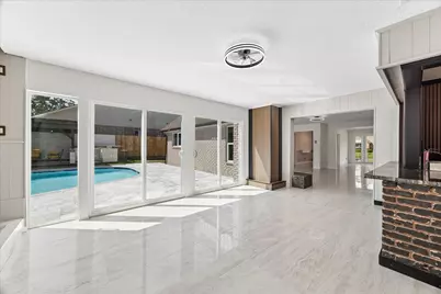 2302 Brooktree Drive, Houston, TX 77008 - Photo 21