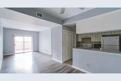 11711 Memorial Drive #381, Houston, TX 77024 - Photo 11