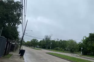 3013 Altoona St, Houston, TX 77026 - Photo 3