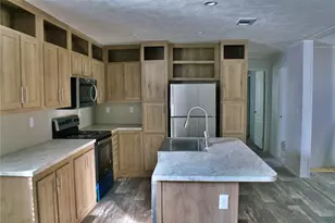 5323 Green Ln, Houston, TX 77066 - Photo 5