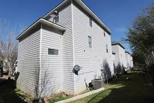175 Binnacle Ct, Willis, TX 77318 - Photo 3