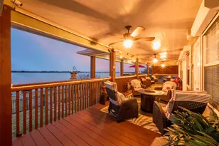 792 W Bayshore Dr, Palacios, TX 77465 - Photo 7