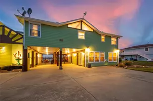 792 W Bayshore Dr, Palacios, TX 77465 - Photo 25