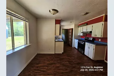 1216 Fair Drive, Angleton, TX 77515 - Photo 9
