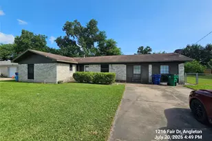 1216 Fair Dr, Angleton, TX 77515 - Photo 1