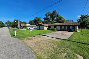 1216 Fair Dr, Angleton, TX 77515 - Photo 3