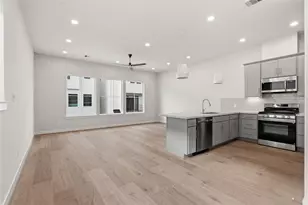 3905 Willowbend Pt Dr, Houston, TX 77025 - Photo 9