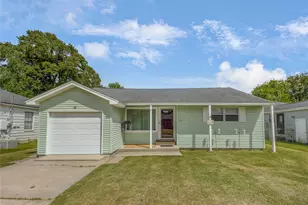 1021 West Dr, Port Neches, TX 77651 - Photo 1